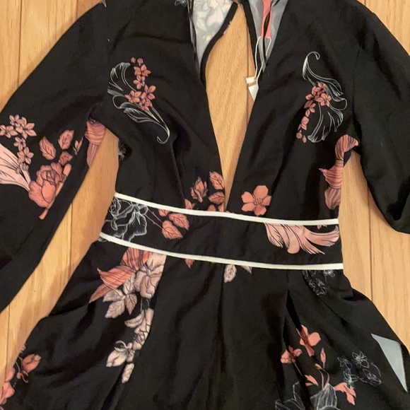 Super sexy romper multicolored made by Blossom. - Picture 2 of 9